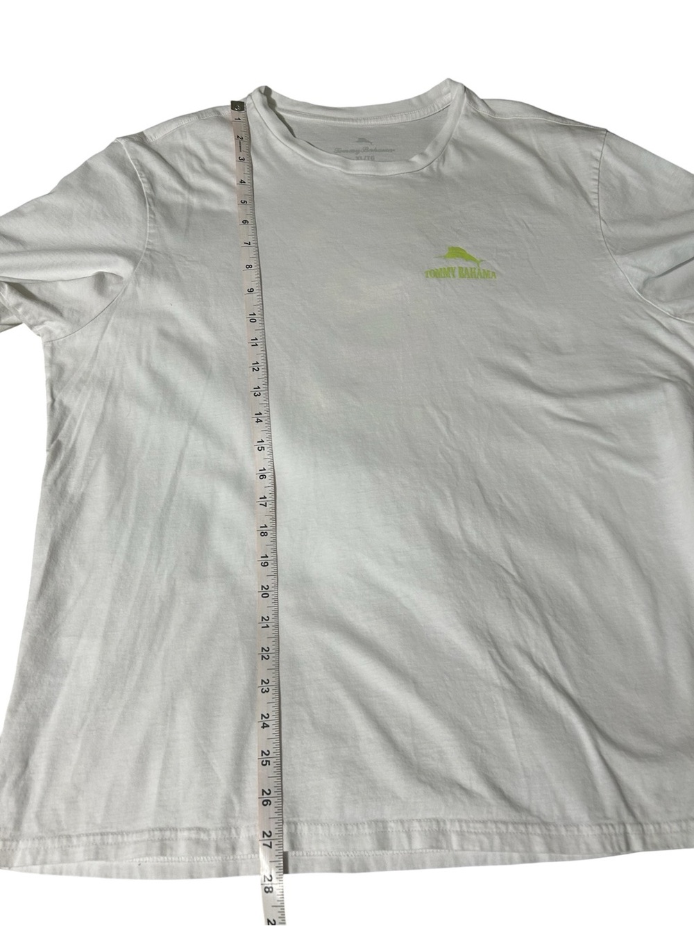 Tommy Bahama Tennis
Anyone? Pineapple
Graphic Tee
Medium - Picture 8 of 10